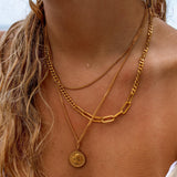 3 Little Birds Necklace Gold