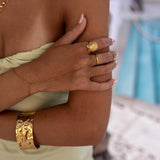 Esther Hand Chain Gold